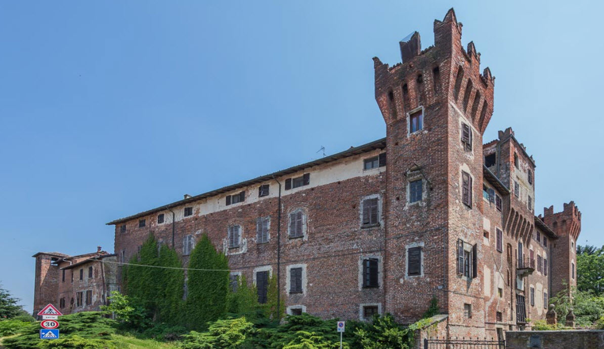 Castello di Nibbiola, Italy